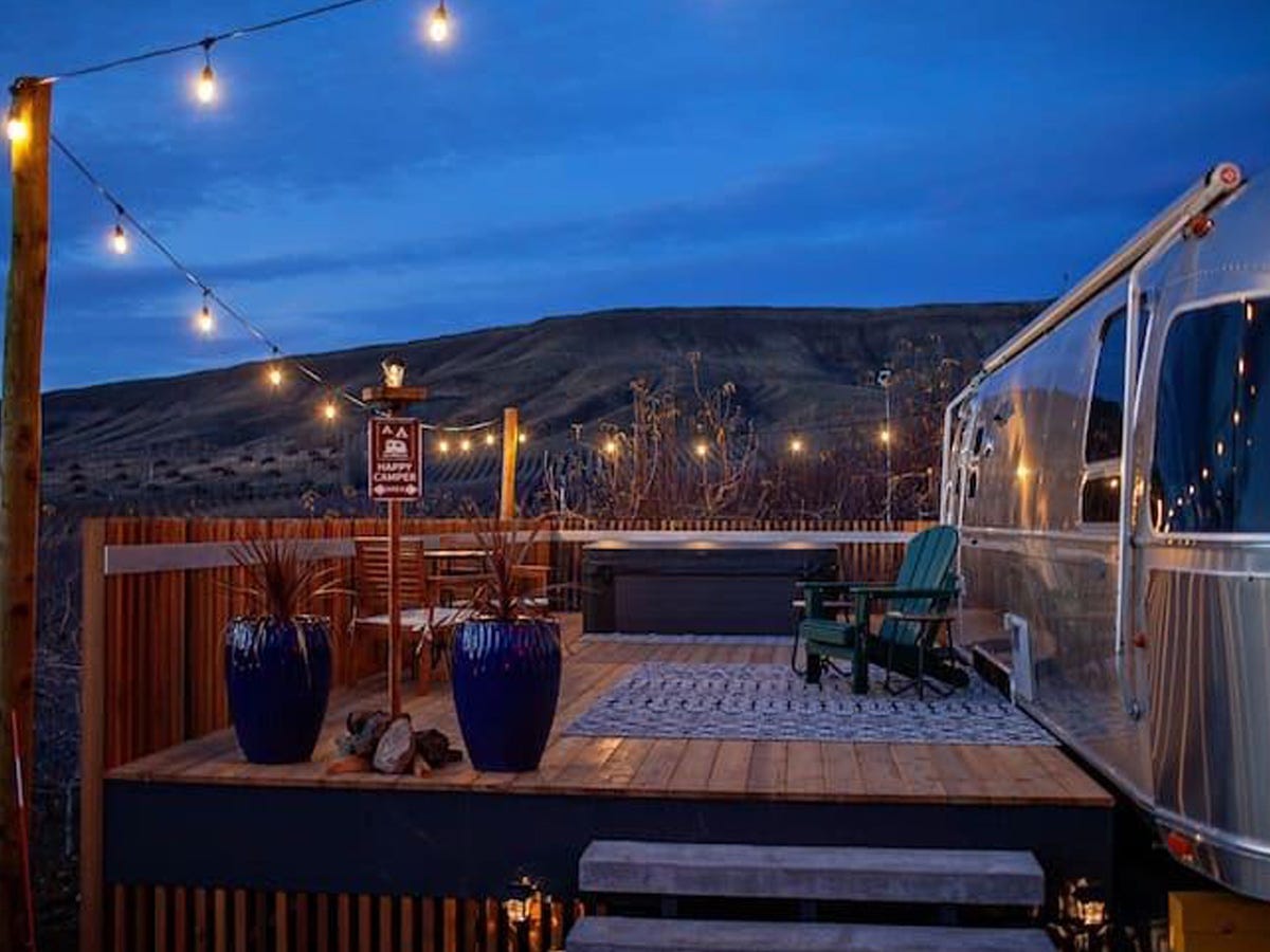 best airbnbs near wineries - Airstream with private hot tub beside tasting room in Wapato