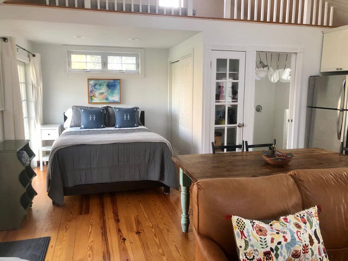 best airbnbs near wineries - North Fork farmhouse cottage in Laurel, Long Island