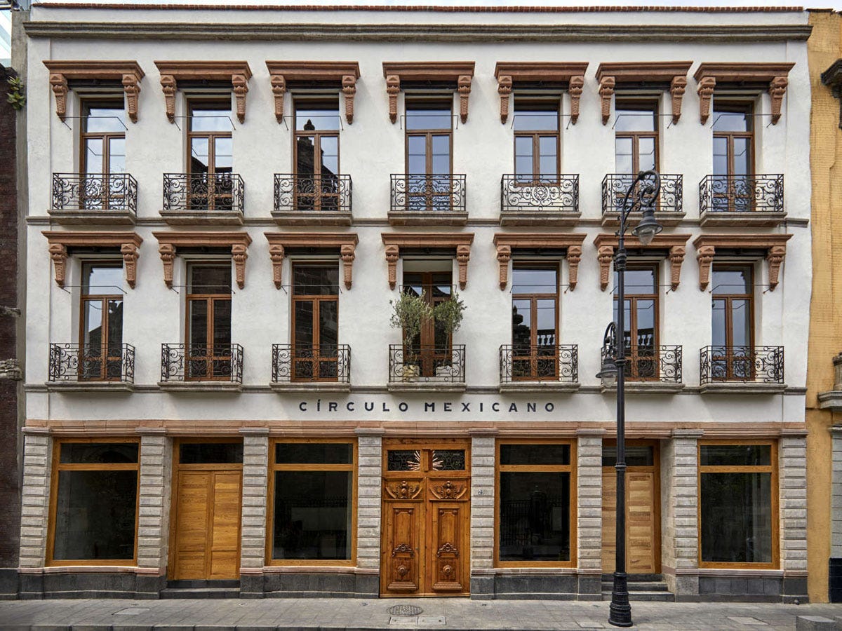 Facade of the Circula Mexicano hotel in Mexico City