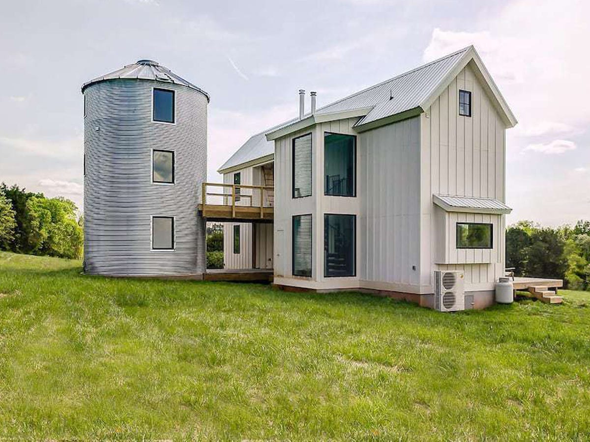 A 4 bedroom farmhouse with a furnished silo in Virginia's Blue Ridge Mountains, $385