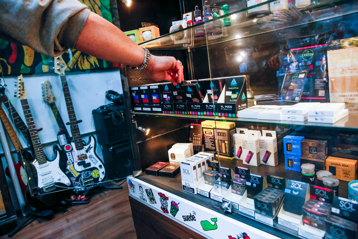 FDA nears day of reckoning on e-cigarettes