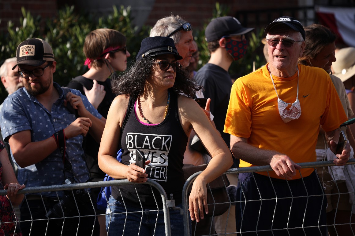 Virginia cuts Confederate Gen. Robert Lee statue into pieces