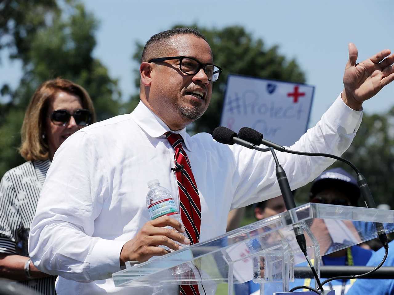 How online fundraising led voters to donate more money than they realized