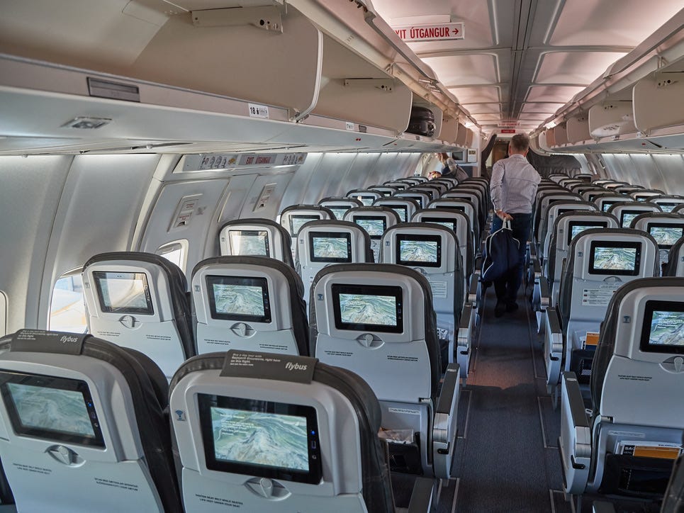 Icelandair Boeing 757 cabin