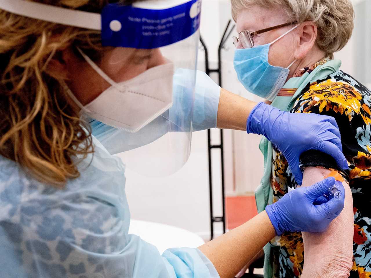 elderly woman vaccine