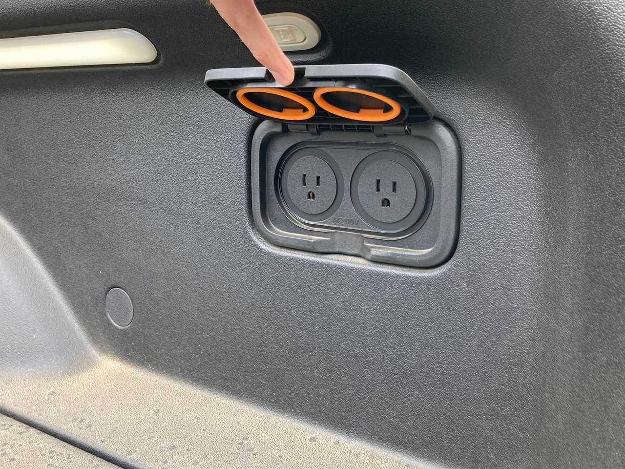 The 2022 Rivian R1T.