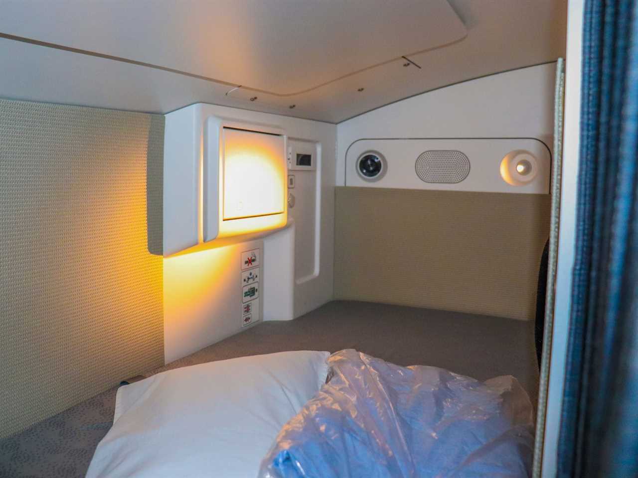 Crew rest onboard SAS Scandinavian Airlines' Airbus A350-900 XWB - SAS Scandinavian Airlines Airbus A350-900 XWB Tour