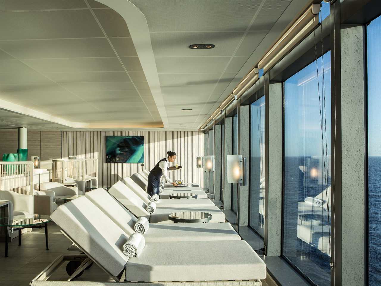 lounge area on Le Commandant Charcot