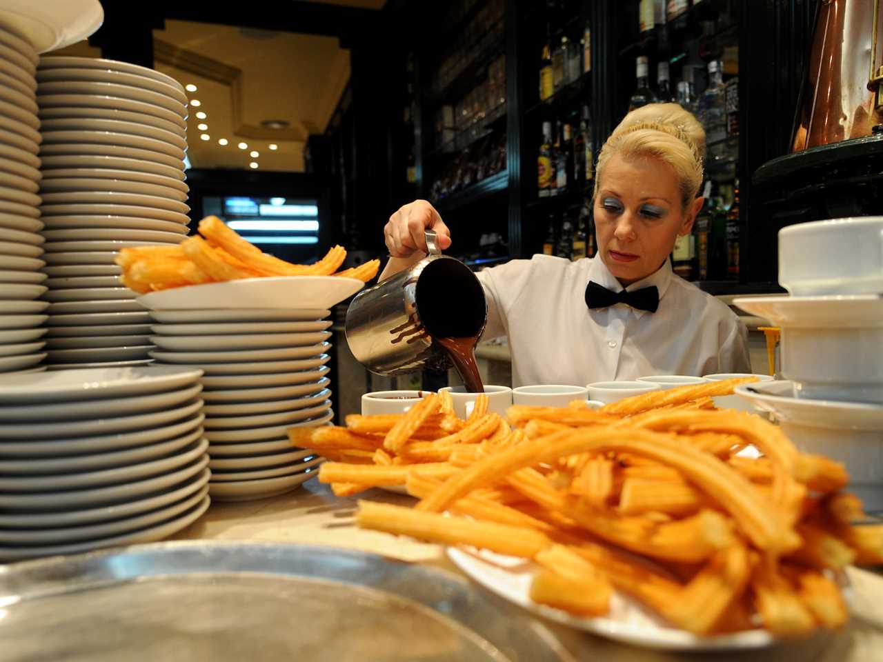 how much to tip waiter