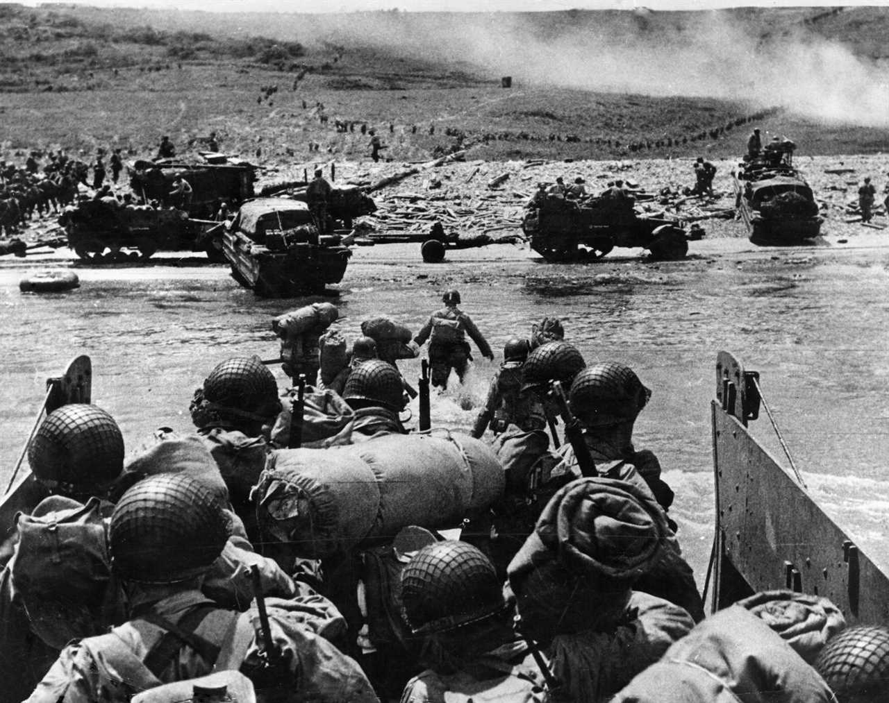 US troops landing at Omaha Beach