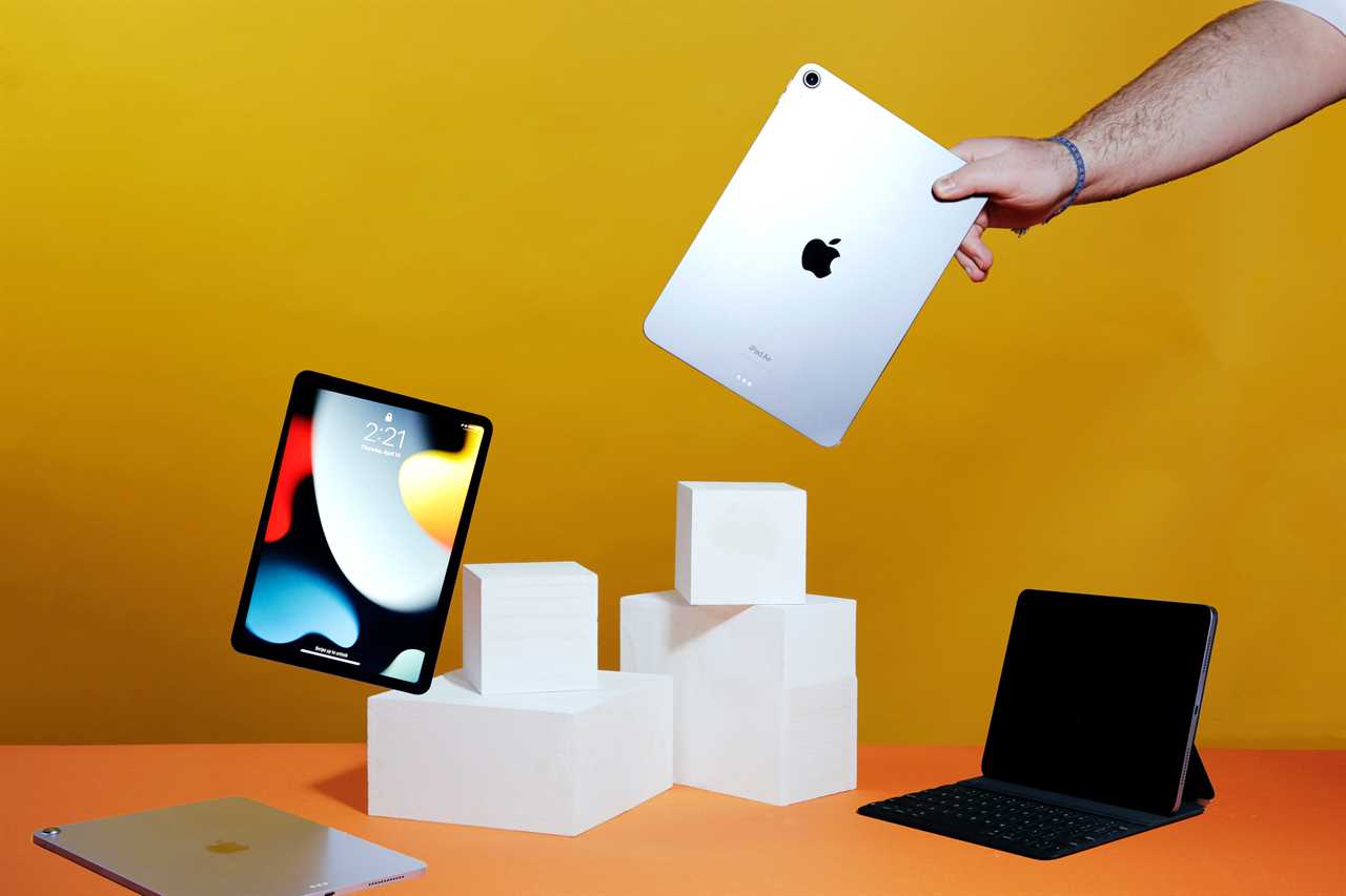 A group of iPad Air models.