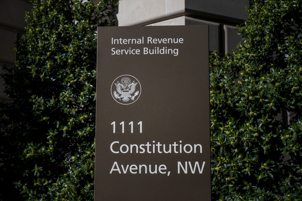 Backlog of unprocessed tax returns is growing, watchdog says