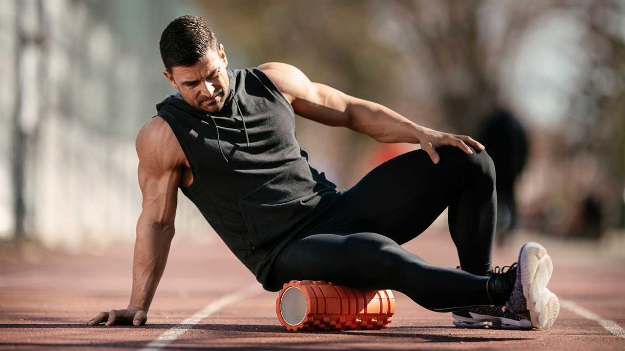 Here’s How Long You Need to Foam Roll to Reduce Your Risk of Injuries