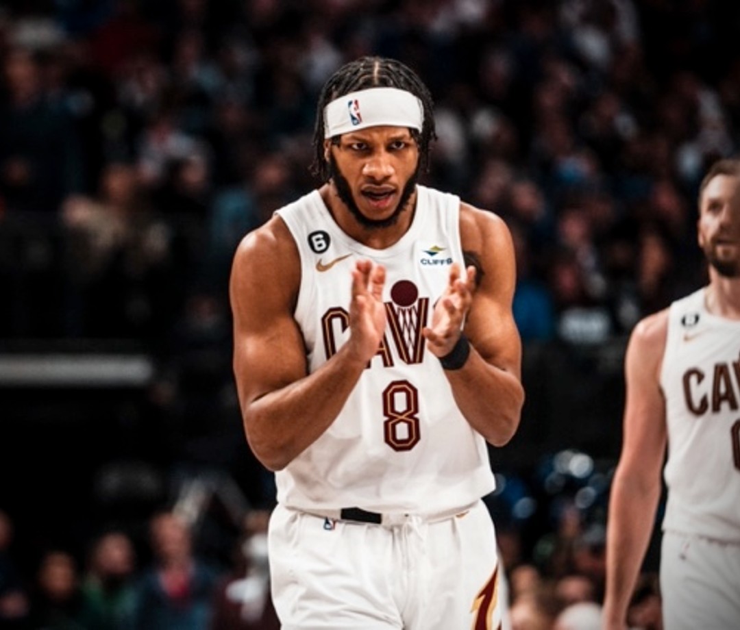 Lamar Stevens of the Cleveland Cavaliers clapping