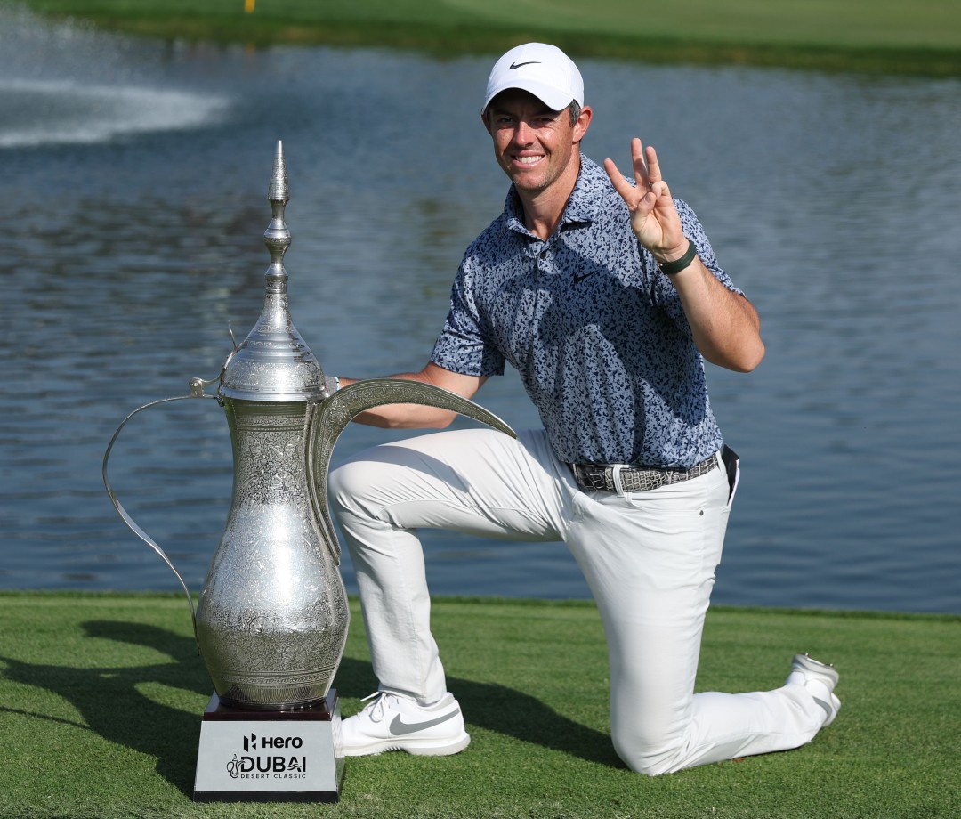 Rory McIlroy with the Hero Dubai Desert Classic trophy