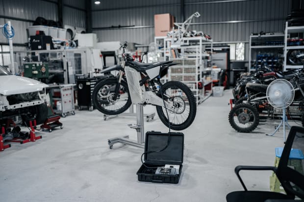 Graft E0.12 Electric Motorcycle Is Insanely Light and Powerful