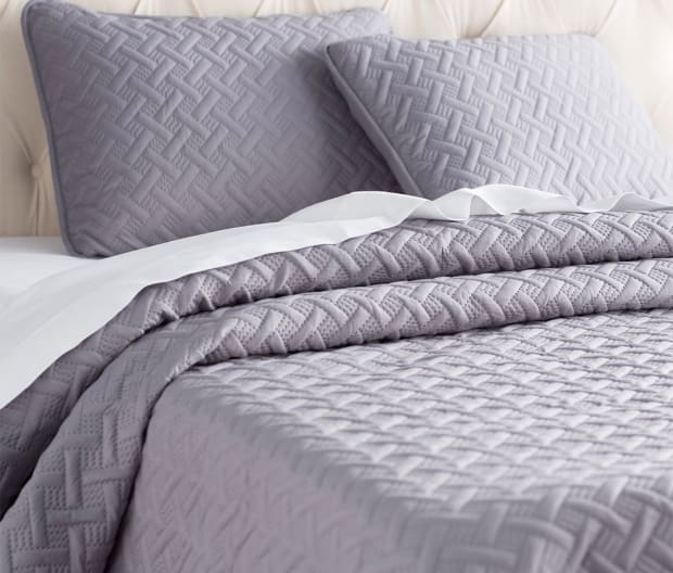 Wayfair Is Having a 72-Hour Clearout Sale, and Bedding, Rugs, and Decor Are Up to 60% Off