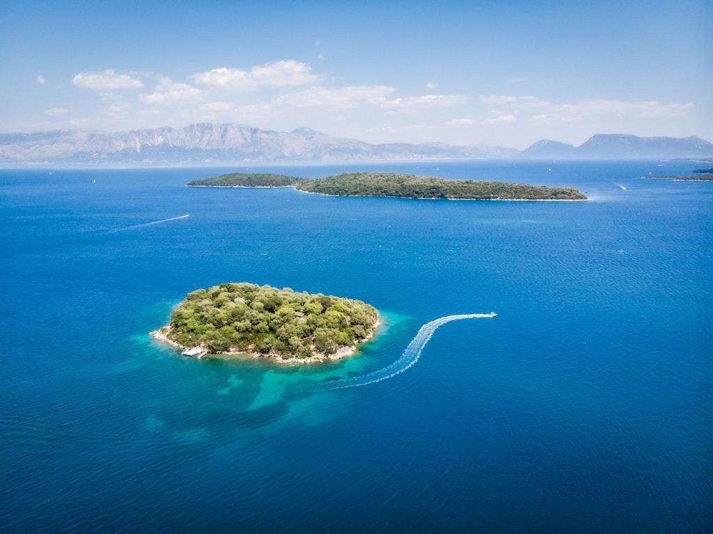 6 Top Secluded Destinations to Travel by Private Jet