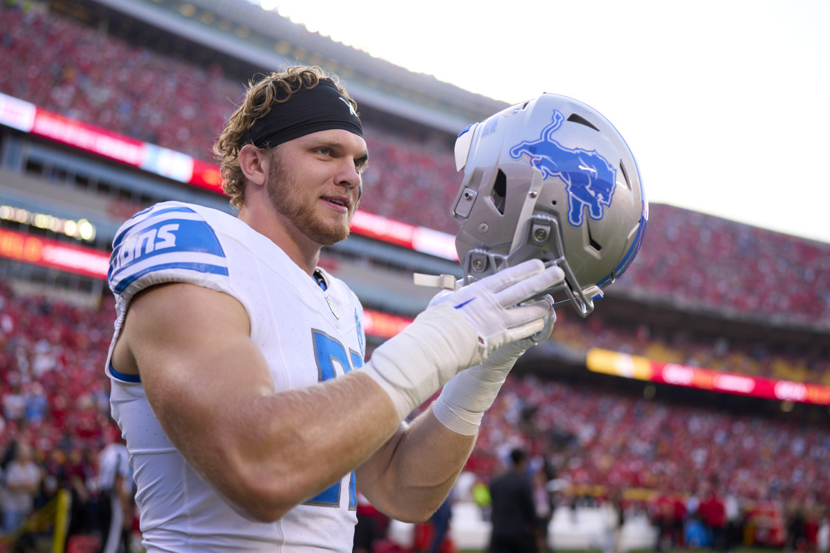 Aidan Hutchinson Gets 'Ready for War' With Game-Day Ritual