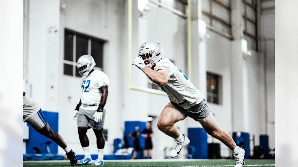 Aidan Hutchinson Gets 'Ready for War' With Game-Day Ritual