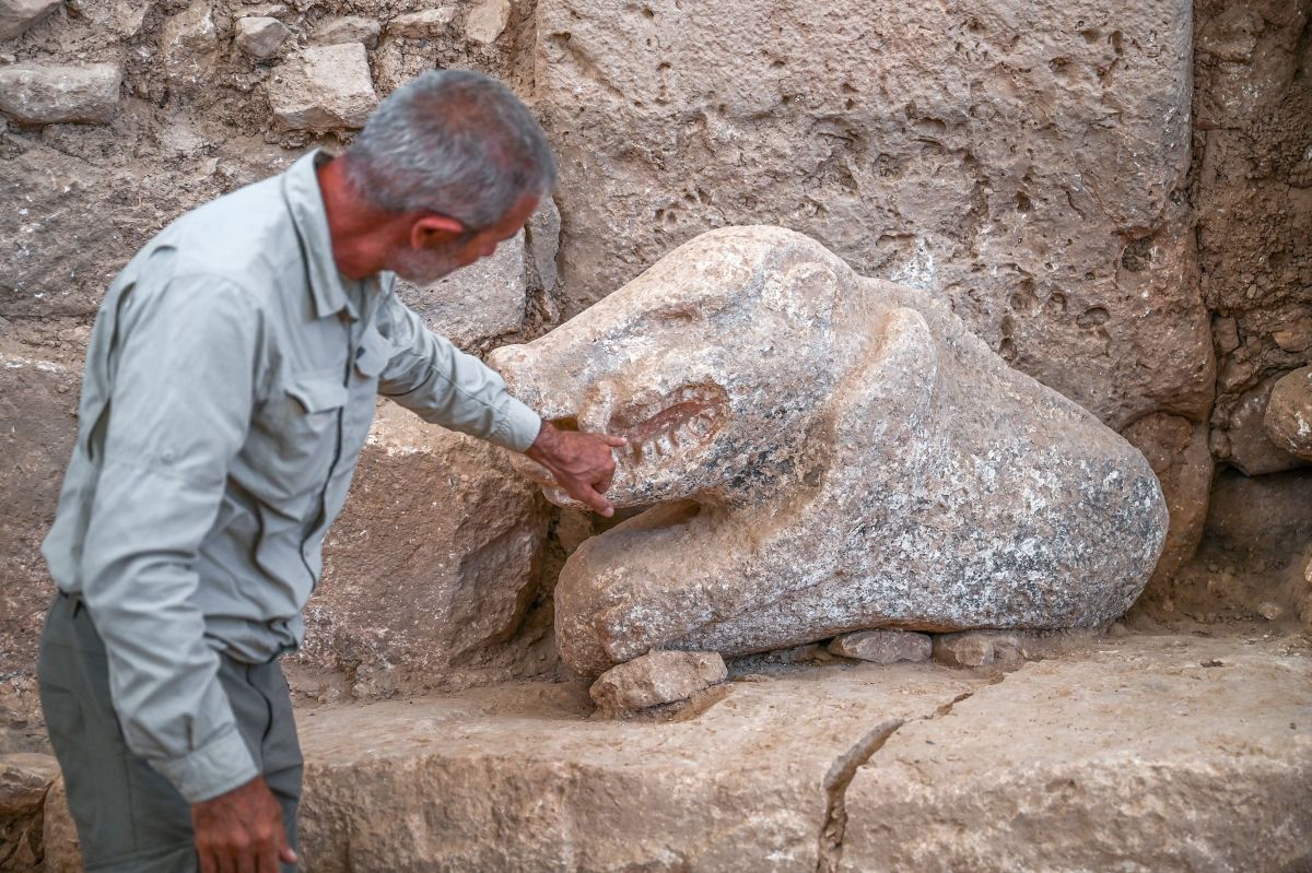 Archaeologists Find 11,000-Year-Old Statue Clutching Its Own Penis