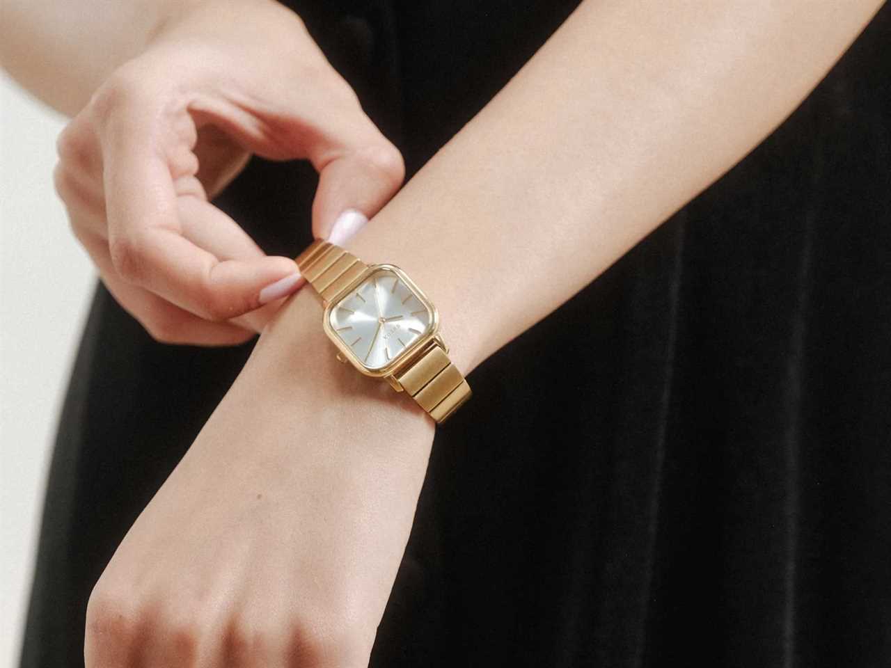 A model wears the Esther watch from Breda.