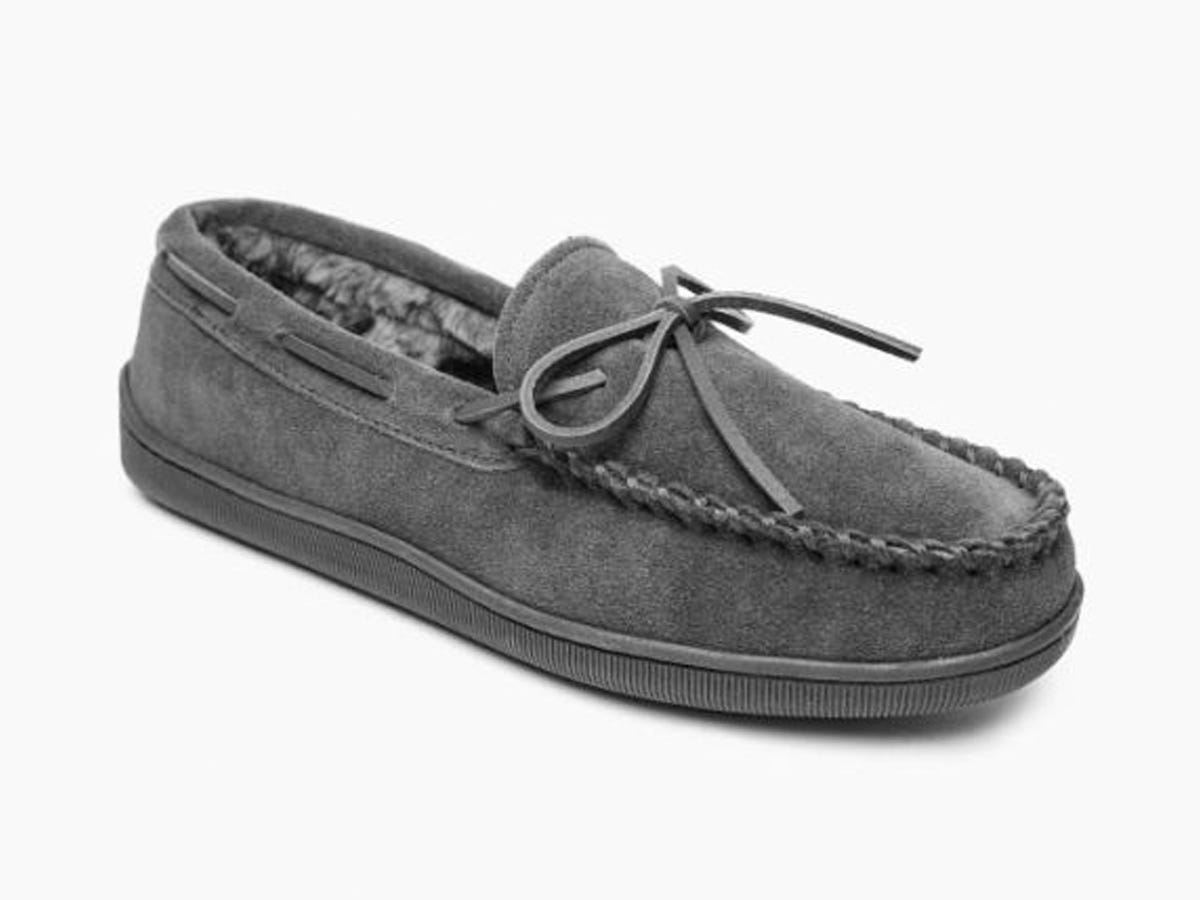 A Minnetonka Pile Lined Hardsole slipper.