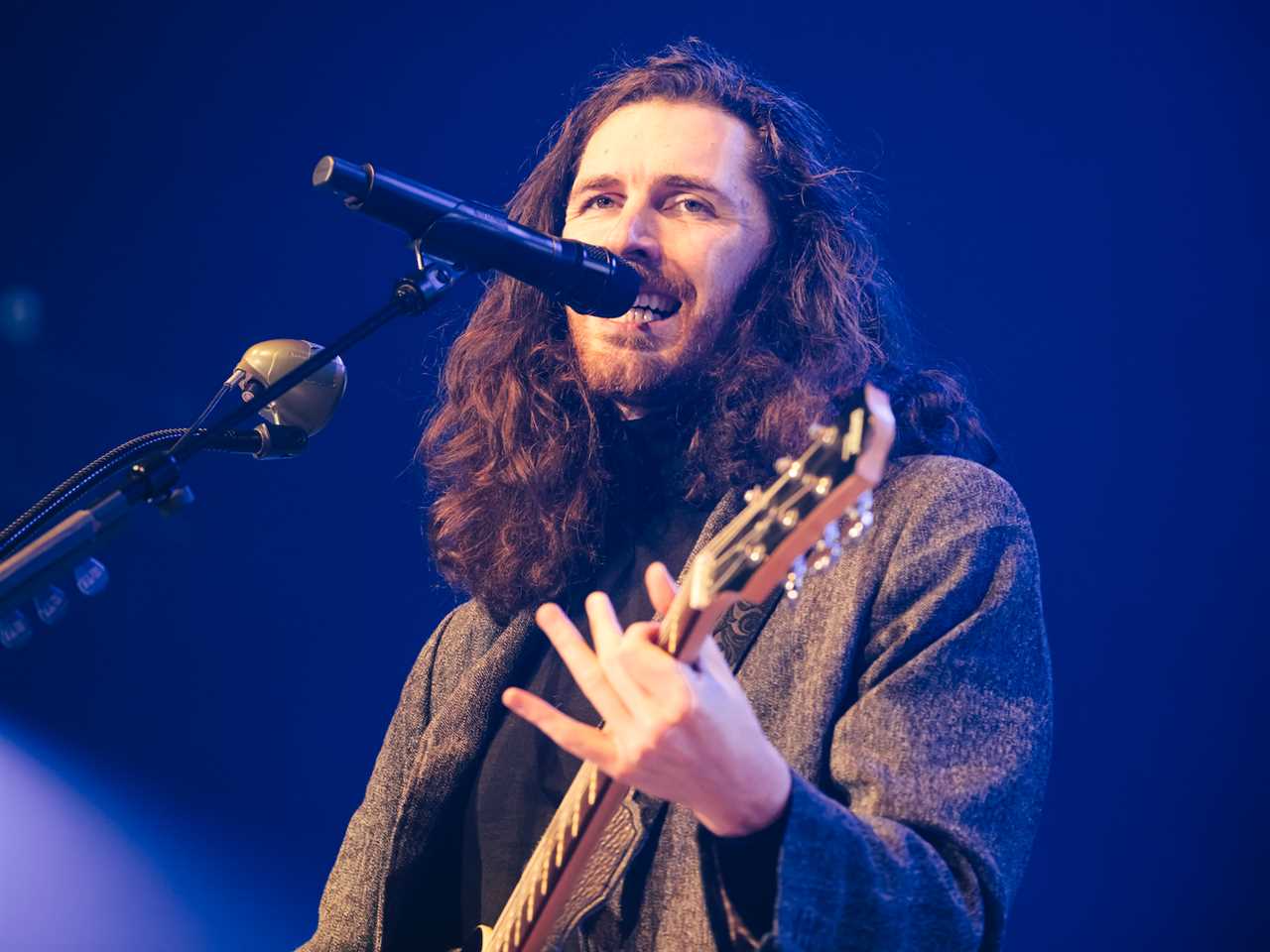 hozier performing live in paris