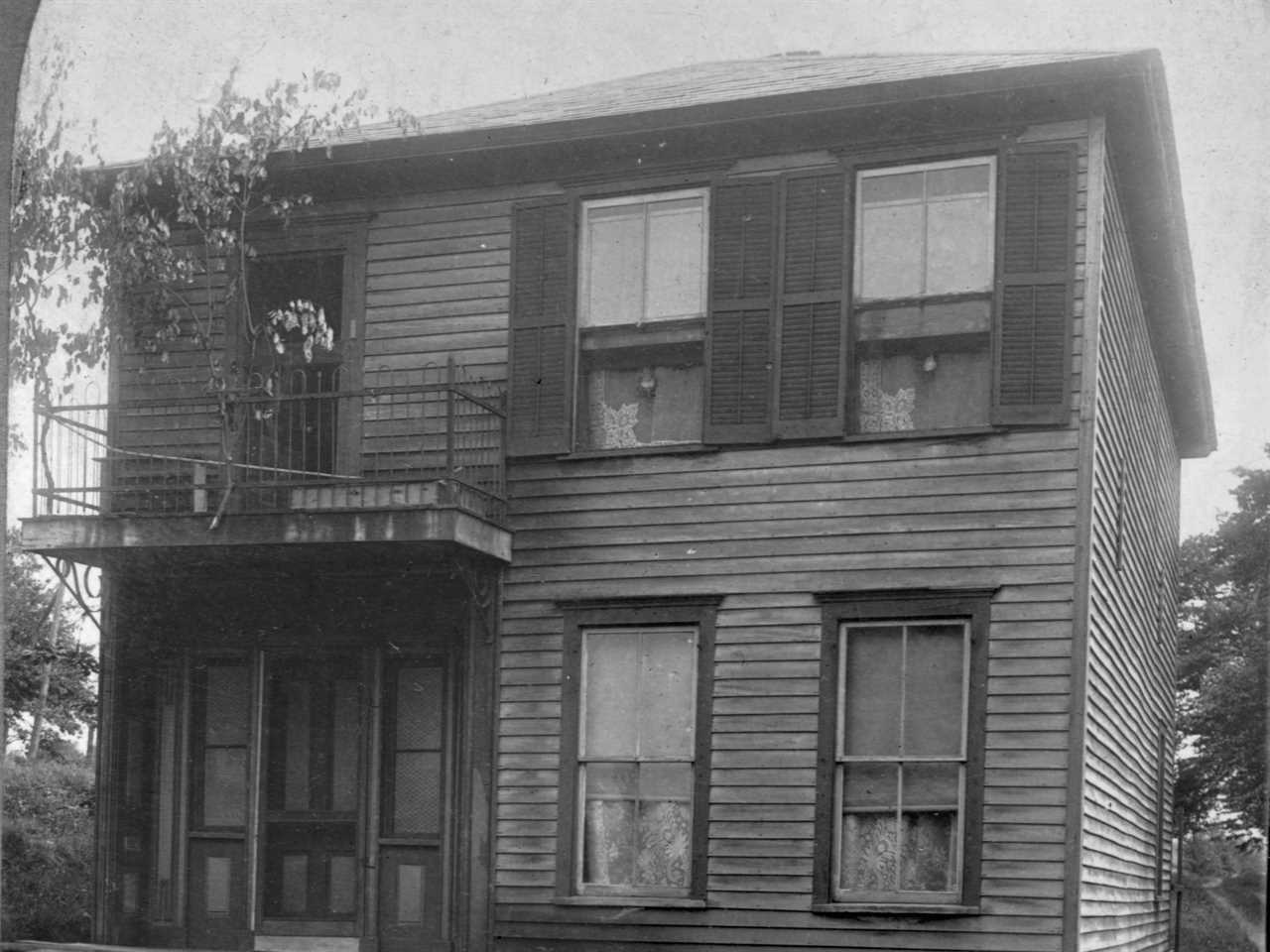 William McKinley's birthplace in Niles, Ohio, as it appeared in 1902.