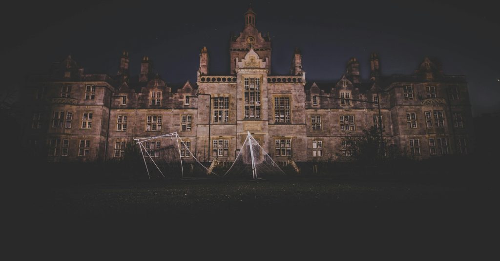 Essential Tips for Memorable Haunted Tours in Salem