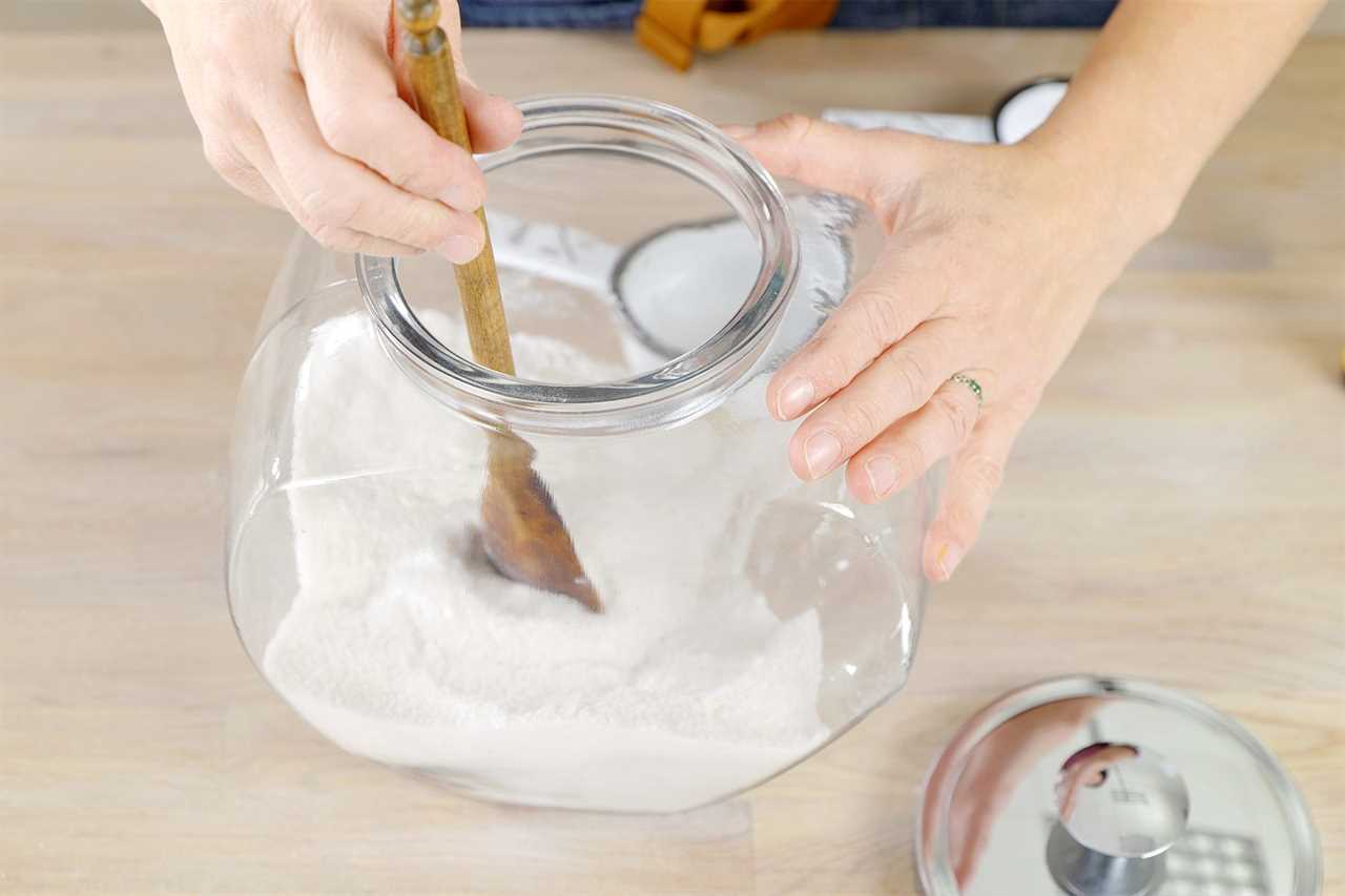 How To Make Your Own Laundry Detergent And Other Laundry Essentials Fhmvs23 Mr 12 12 23 Laundrydetergent 1