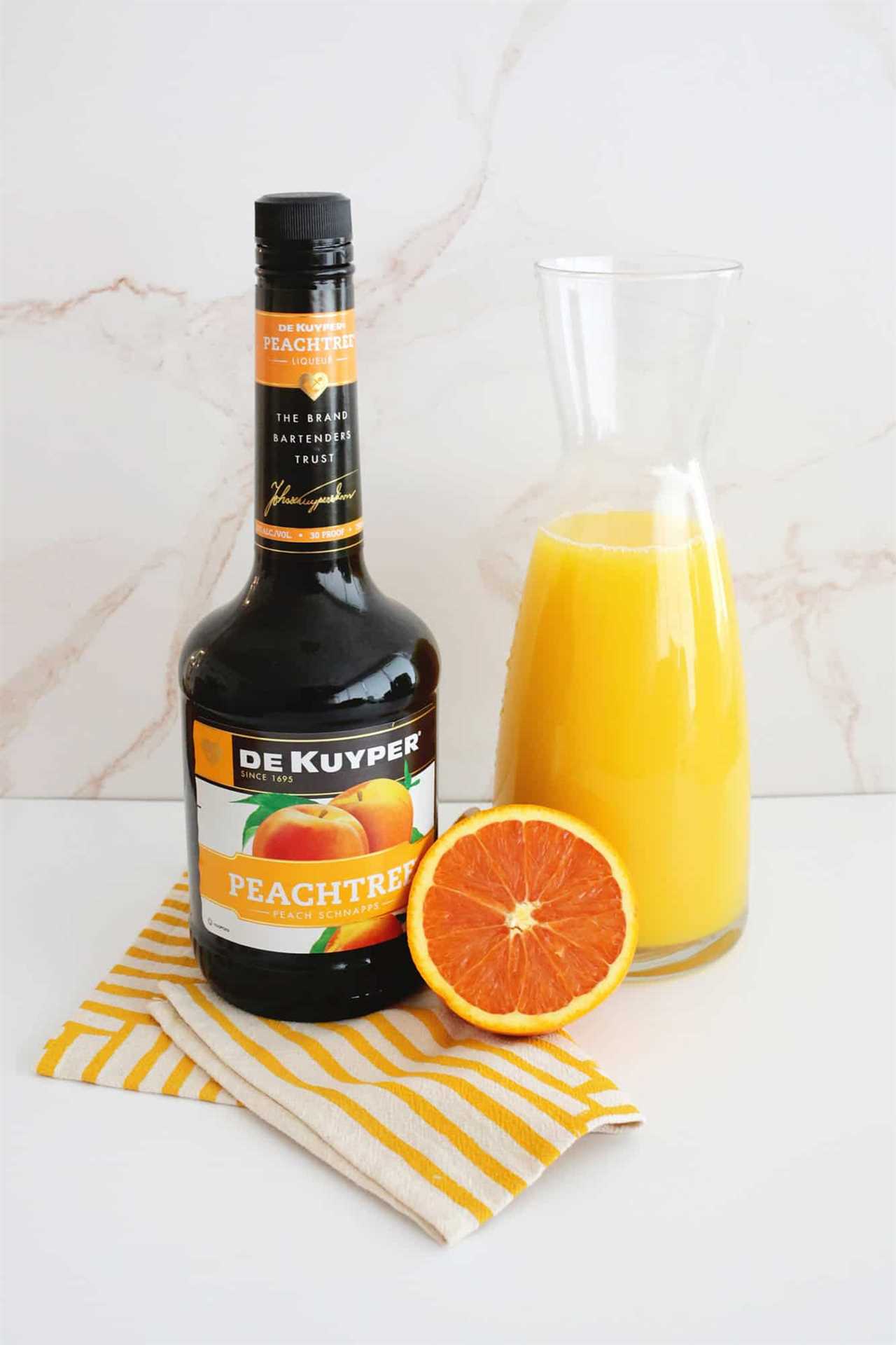 fuzzy navel cocktail ingredients