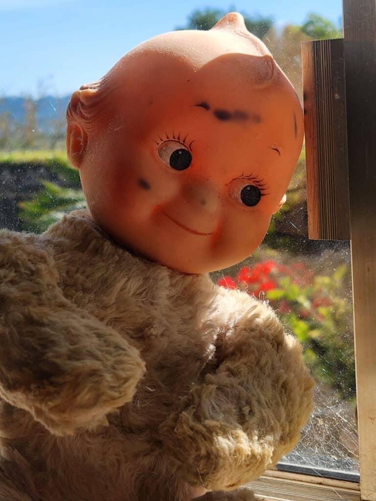 Shedding the Past: The Healing Power of Knowing What to Keep and What to Let Go