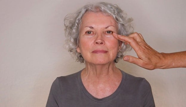 10 Easy Pro-Aging Techniques for Bigger Eyes