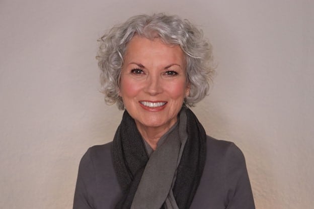 10 Easy Pro-Aging Techniques for Bigger Eyes