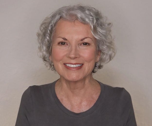 10 Easy Pro-Aging Techniques for Bigger Eyes