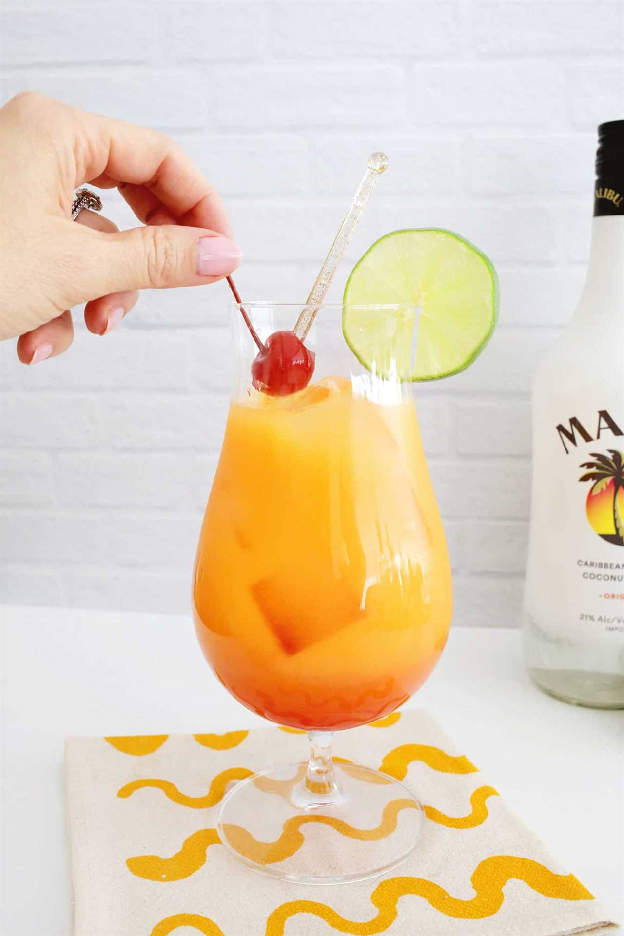 Bahama Mama cocktail