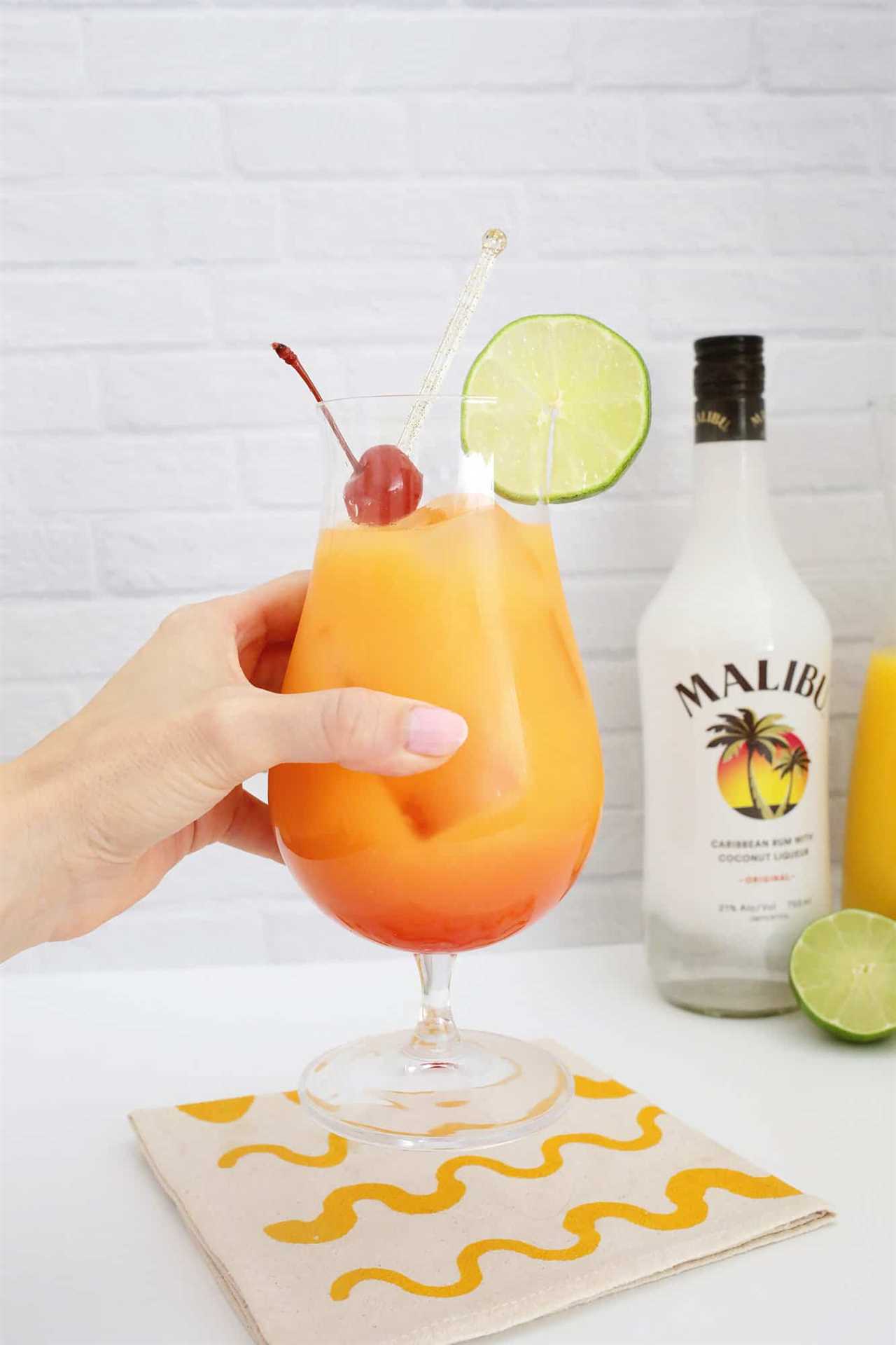 Bahama Mama cocktail