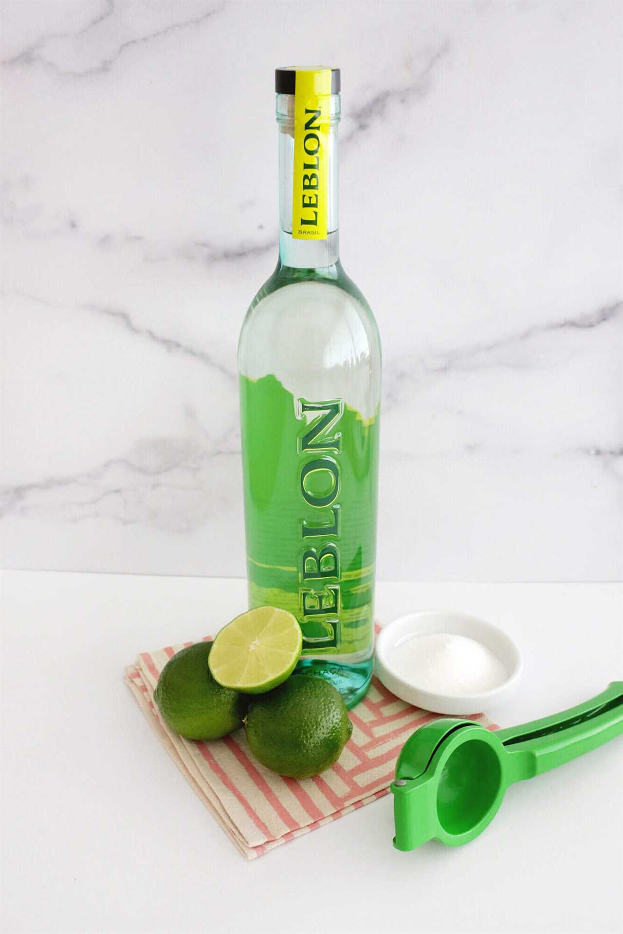 Caipirinha drink ingredients 