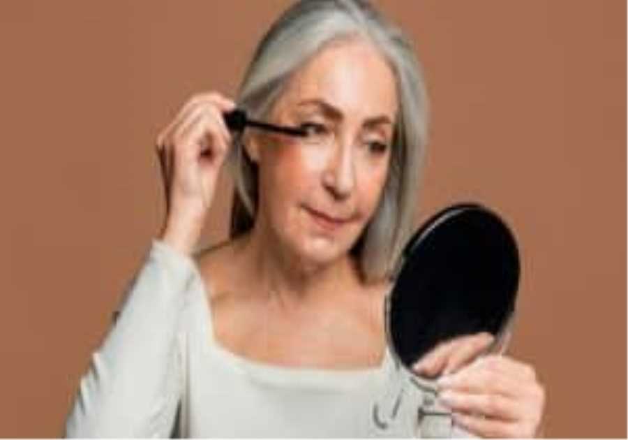 10 Easy Pro-Aging Techniques for Bigger Eyes