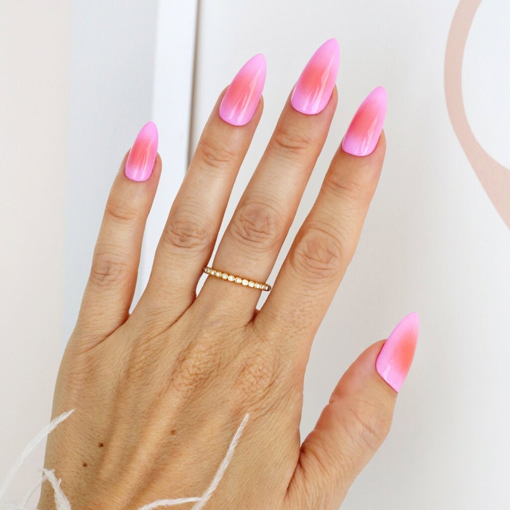 aura nails pink