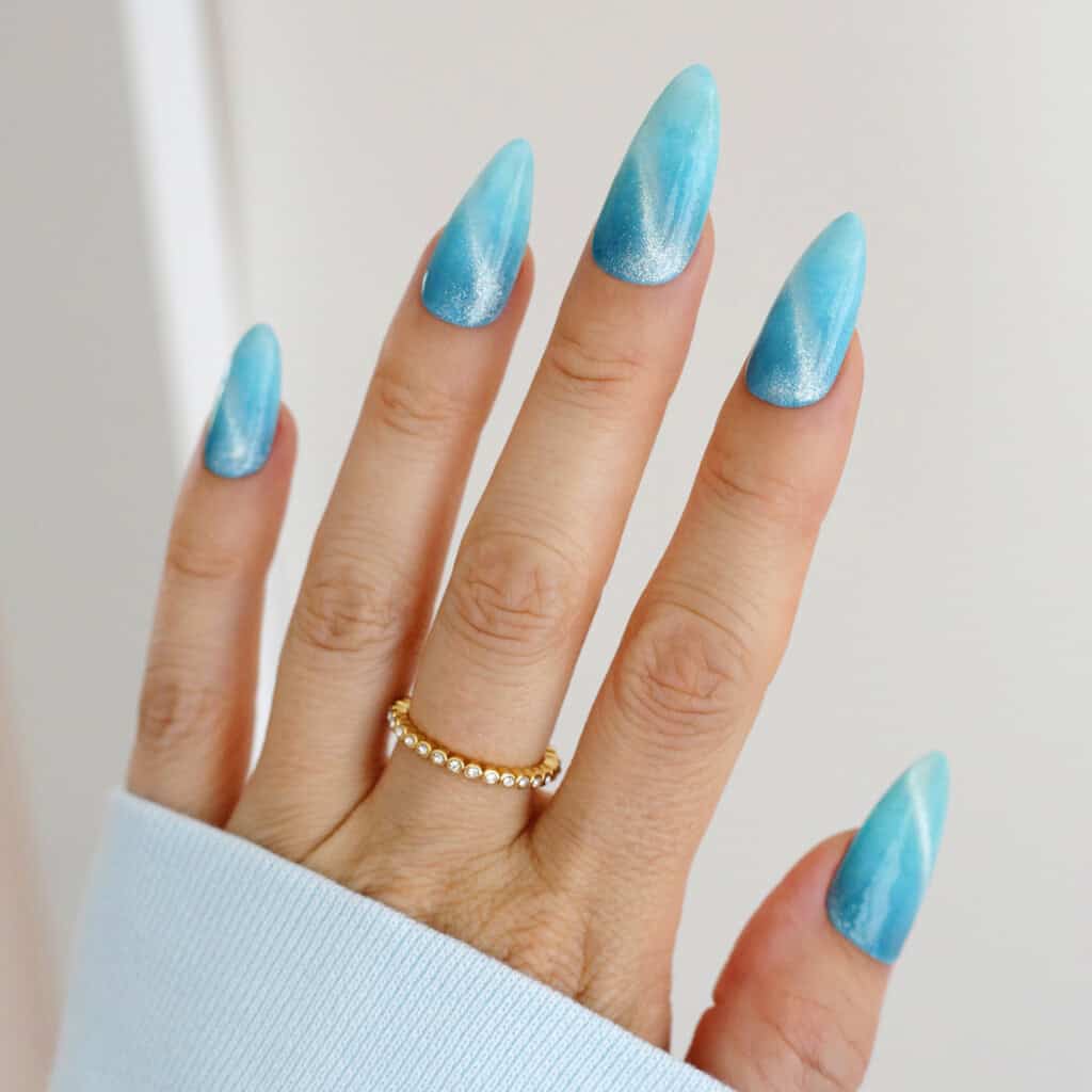 blue ombre cat eye nails